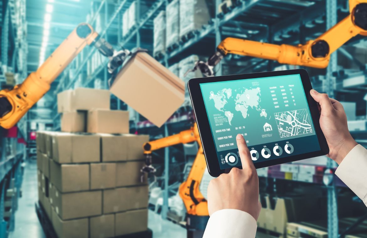 logistics manager implementing digitalization