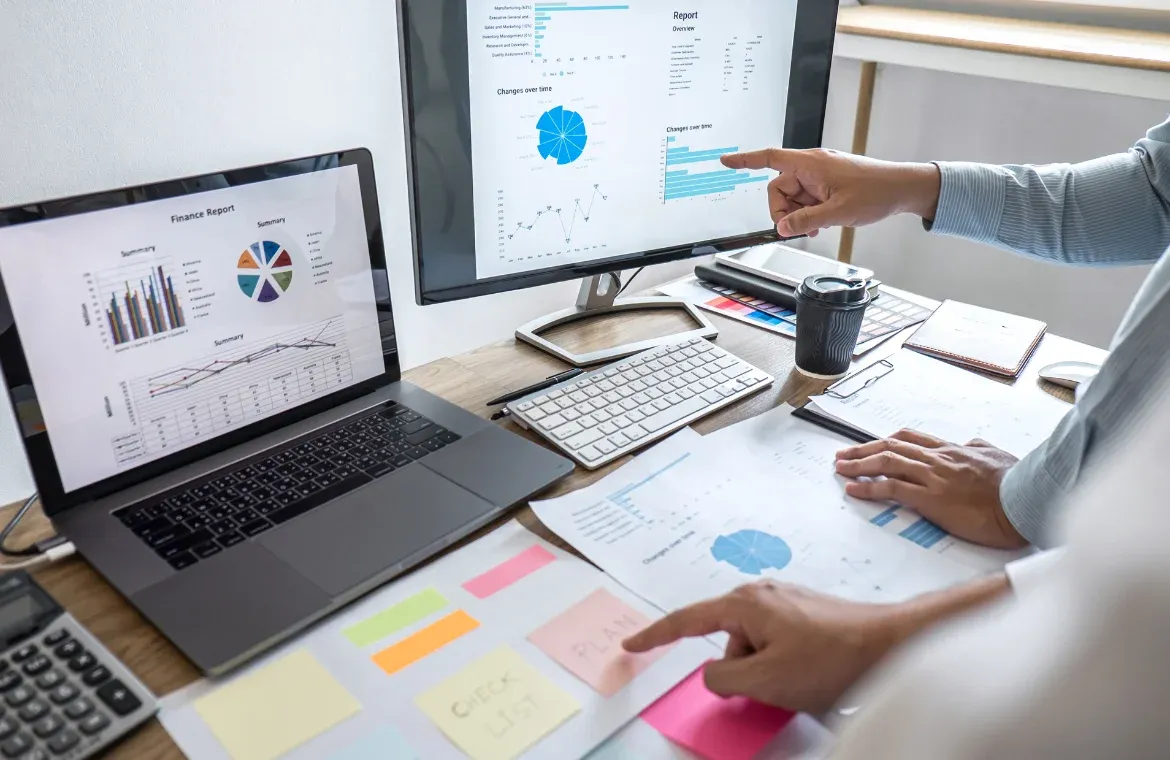 what does a business analyst do?